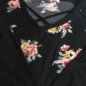 Black floral 3/4 sleeve top